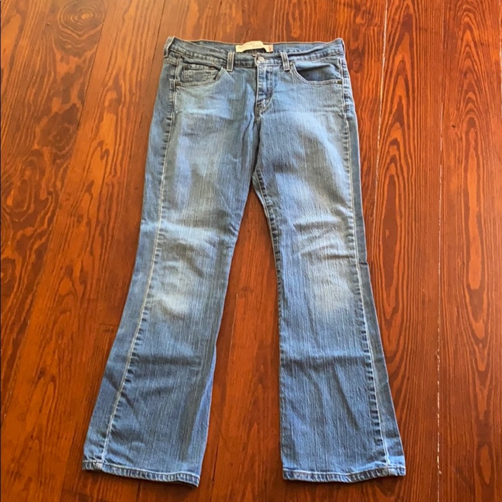 Levi’s 515 Nouveau Bootcut perfect slight distress